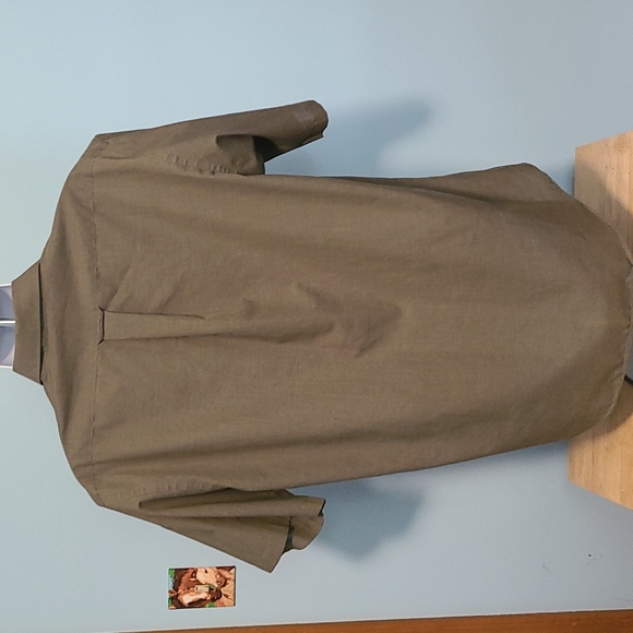 Men's Deess Shirt - Picture 3 of 6